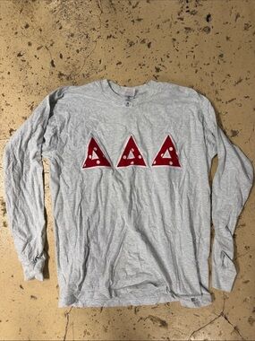 Vintage Gray Long-Sleeve Graphic Shirt Tri Delta